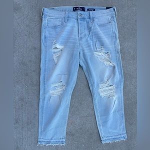 NEW Hollister Low Rise Boyfriend Distressed Jeans (Size 13R)